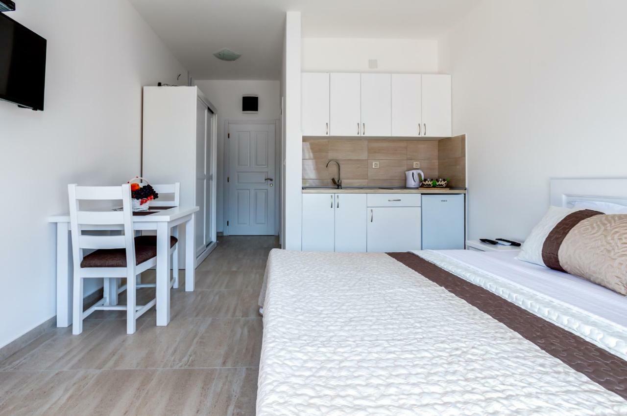 Villa San Apartments Tivat Zewnętrze zdjęcie
