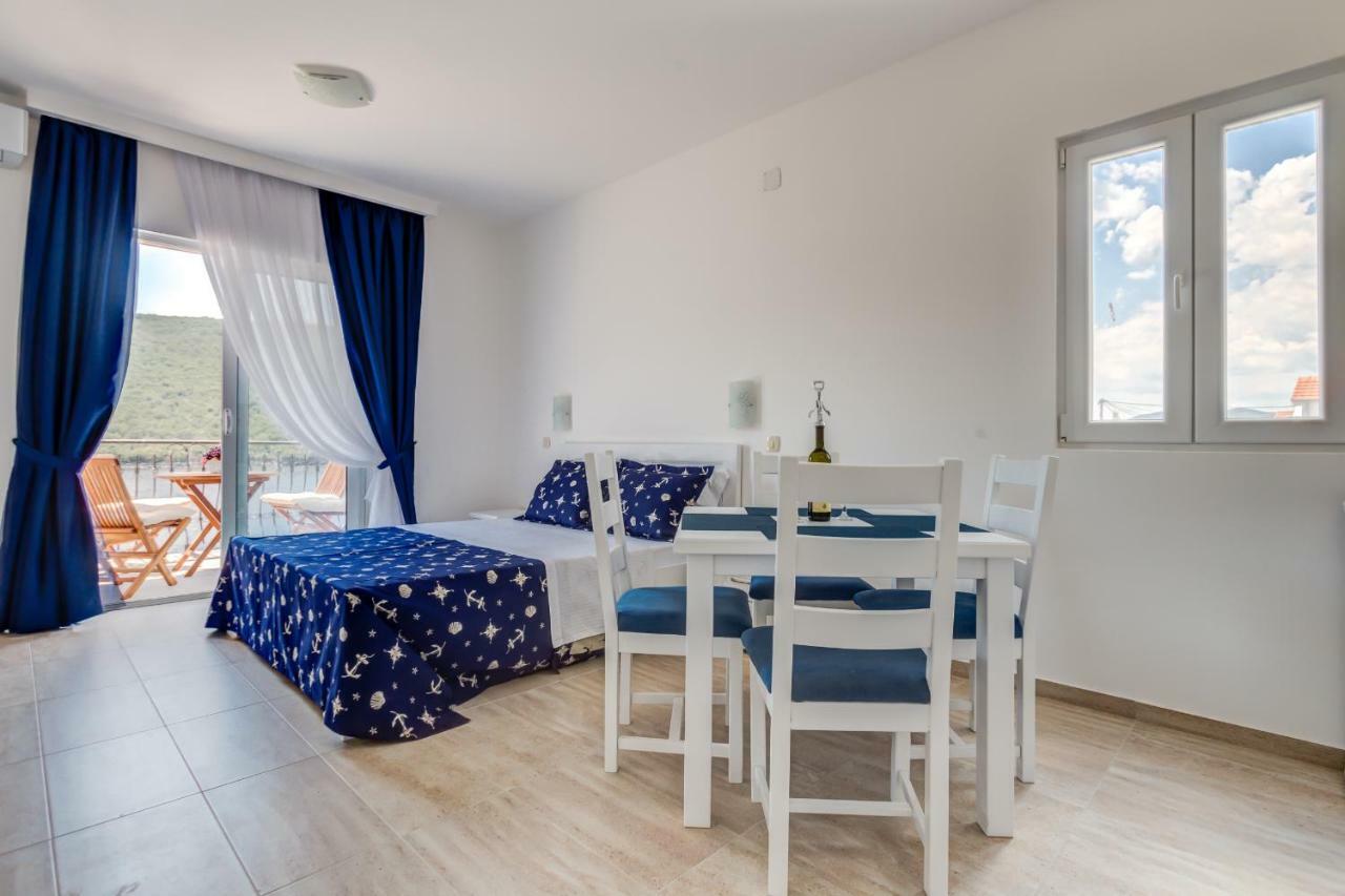 Villa San Apartments Tivat Zewnętrze zdjęcie