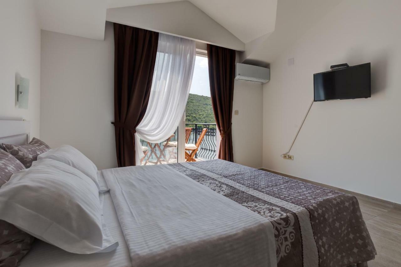 Villa San Apartments Tivat Zewnętrze zdjęcie