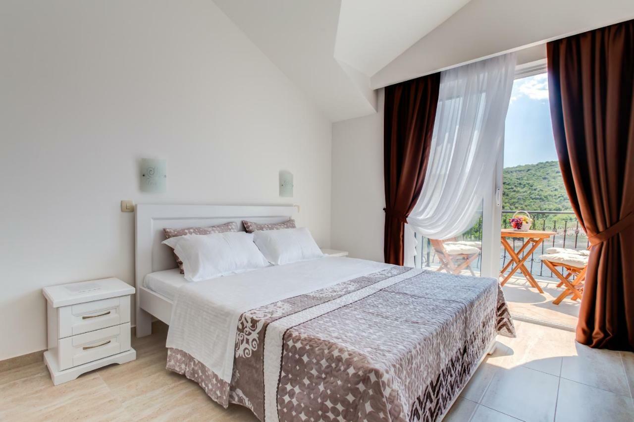 Villa San Apartments Tivat Zewnętrze zdjęcie